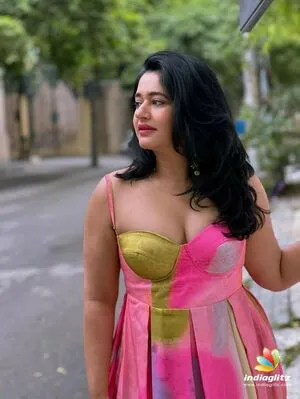 Poonam Bajwa OnlyFans Leaked Free Thumbnail Picture - #s6jvnjq7jM