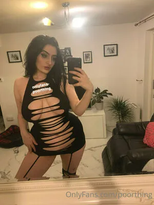 Poorthing OnlyFans Leaked Free Thumbnail Picture - #4JyapQL4nb