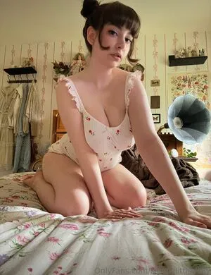 Porcelainmilkbottle OnlyFans Leaked Free Thumbnail Picture - #KLwpJnweA7