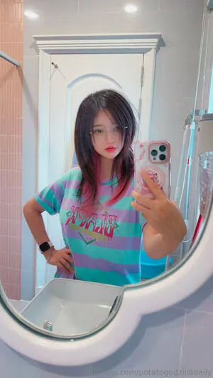 Potato Godzilla OnlyFans Leaked Free Thumbnail Picture - #LdxGqDGhbg