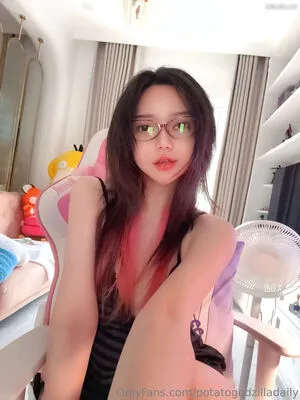 Potato Godzilla OnlyFans Leaked Free Thumbnail Picture - #xYJ57b00Bm
