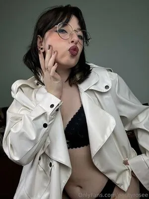 Poutyrosee OnlyFans Leaked Free Thumbnail Picture - #2zkdj8rYnN