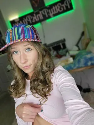 Pr3ttyp1nkpussy OnlyFans Leaked Free Thumbnail Picture - #GTNRRAUmon