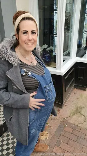 Pregnant English Rose OnlyFans Leaked Free Thumbnail Picture - #1Ngeibu4n6