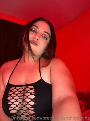 Prettyeyesnthicthighs OnlyFans Leaked Free Thumbnail Picture - #RkoiUNS1Vm
