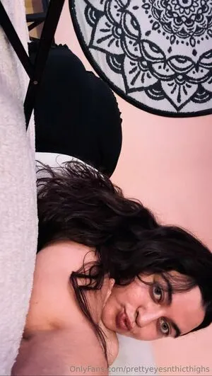 Prettyeyesnthicthighs OnlyFans Leaked Free Thumbnail Picture - #bgxhcnNDsL