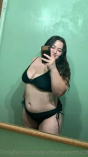 Prettyeyesnthicthighs OnlyFans Leaked Free Thumbnail Picture - #mr2Aew8YuO