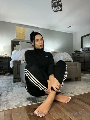 Prettyeyesprettytoes OnlyFans Leaked Free Thumbnail Picture - #2UaI4ofOTT