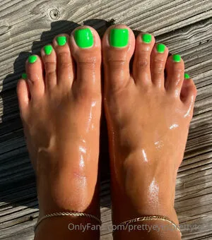 Prettyeyesprettytoes OnlyFans Leaked Free Thumbnail Picture - #d8hTXakmXs