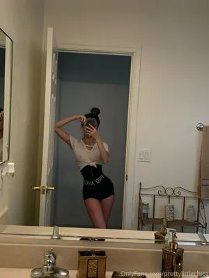 Prettylittlechica OnlyFans Leaked Free Thumbnail Picture - #4DWfhhycy8