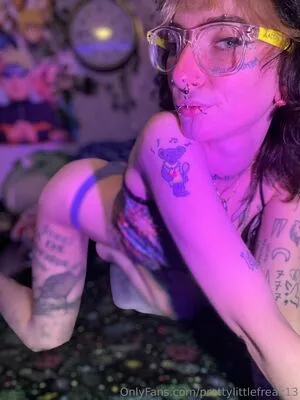Prettylittlefreak13 OnlyFans Leaked Free Thumbnail Picture - #70ebbGpFBo