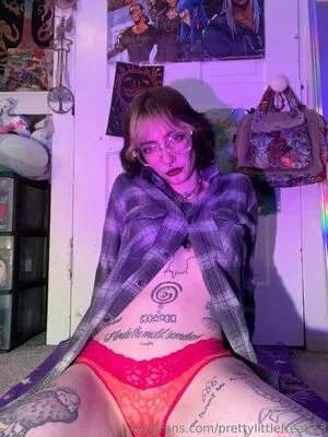 Prettylittlefreak13 OnlyFans Leaked Free Thumbnail Picture - #9rT9kIq870
