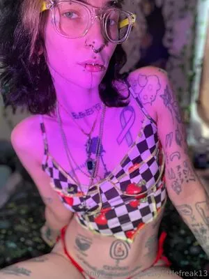 Prettylittlefreak13 OnlyFans Leaked Free Thumbnail Picture - #IncHaBMXGt