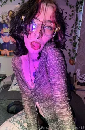 Prettylittlefreak13 OnlyFans Leaked Free Thumbnail Picture - #KdK1Q5d7S3