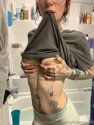 Prettylittlefreak13 OnlyFans Leaked Free Thumbnail Picture - #NxIzBT6R4E