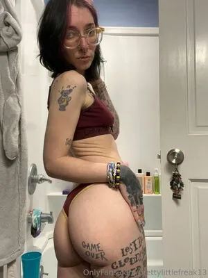 Prettylittlefreak13 OnlyFans Leaked Free Thumbnail Picture - #OaJpsTtcY9