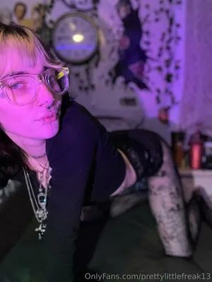 Prettylittlefreak13 OnlyFans Leaked Free Thumbnail Picture - #YJHsGdF0k9