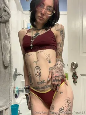 Prettylittlefreak13 OnlyFans Leaked Free Thumbnail Picture - #gq2xd4deh5