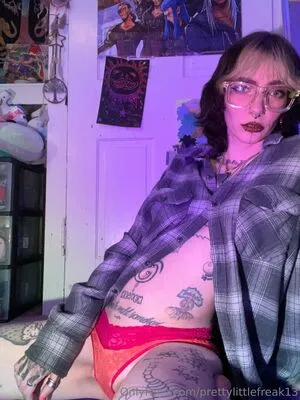 Prettylittlefreak13 OnlyFans Leaked Free Thumbnail Picture - #scAxWNzpV3