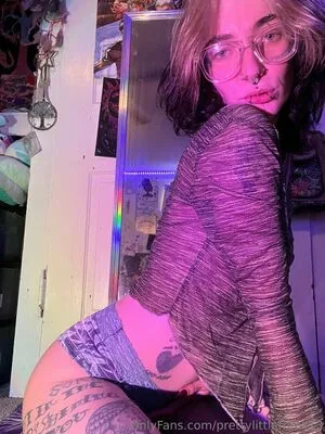 Prettylittlefreak13 OnlyFans Leaked Free Thumbnail Picture - #ukwbe78F1h