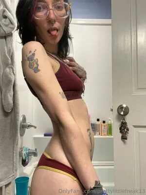 Prettylittlefreak13 OnlyFans Leaked Free Thumbnail Picture - #zGMc5V5lCv
