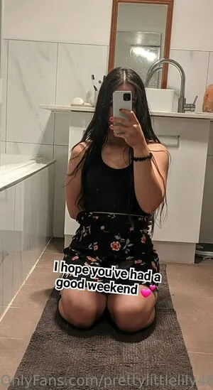 Prettylittlelily48 OnlyFans Leaked Free Thumbnail Picture - #4dC3LRs3xE