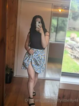 Prettylittlelily48 OnlyFans Leaked Free Thumbnail Picture - #xMR3dH4vBA