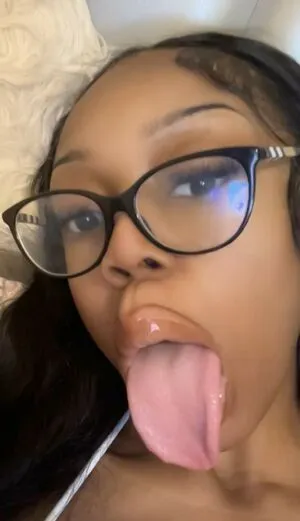 Prettypetitepricey OnlyFans Leaked Free Thumbnail Picture - #MLIZ8ZyAb5