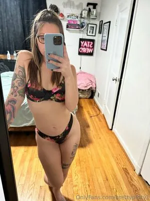 Prettypetty1 OnlyFans Leaked Free Thumbnail Picture - #OG4B1svLda