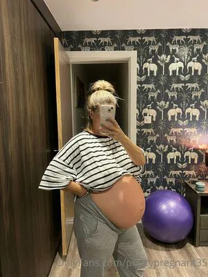 Prettypregnant35 OnlyFans Leaked Free Thumbnail Picture - #aBj6ZkSWu8