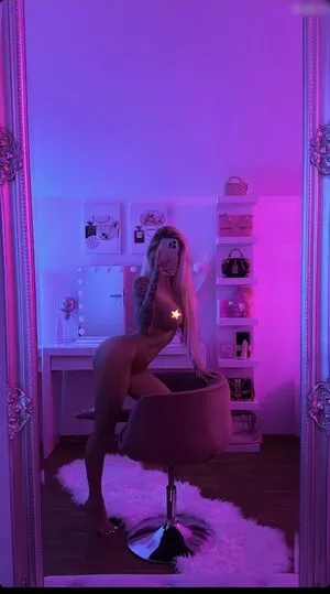 Princess Lonie Alwine OnlyFans Leaked Free Thumbnail Picture - #2hOhRHAl3h