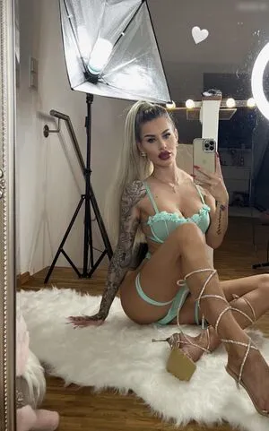 Princess Lonie Alwine OnlyFans Leaked Free Thumbnail Picture - #mzq8gzjA84