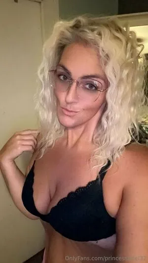 Princessariel32 OnlyFans Leaked Free Thumbnail Picture - #U30rA0r1KQ