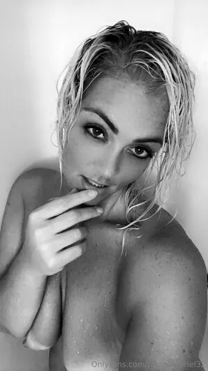 Princessariel32 OnlyFans Leaked Free Thumbnail Picture - #VhnrKuPh5v