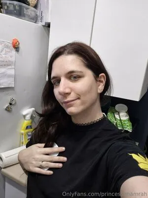 Princessenamrah OnlyFans Leaked Free Thumbnail Picture - #8lIbr6YzY9