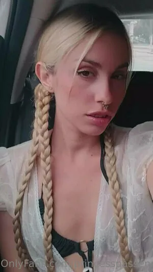 Princesspassengerr OnlyFans Leaked Free Thumbnail Picture - #RdKETKDfWi