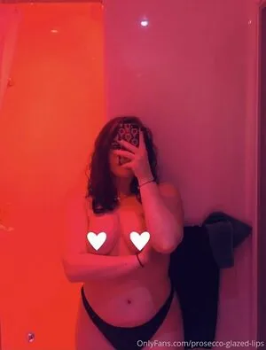Prosecco Glazed Lips OnlyFans Leaked Free Thumbnail Picture - #9X28kTQ2rZ
