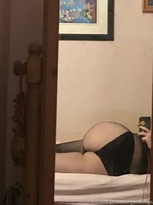 Prosecco Glazed Lips OnlyFans Leaked Free Thumbnail Picture - #BIMwa5B9gg