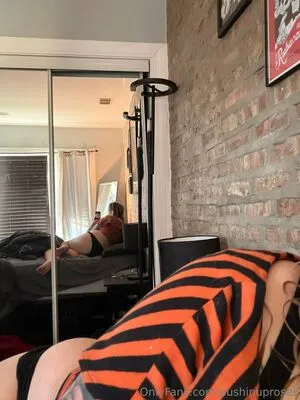 PushingUpRoses OnlyFans Leaked Free Thumbnail Picture - #PB7fL4osw1