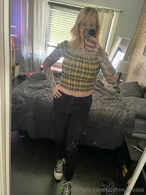 PushingUpRoses OnlyFans Leaked Free Thumbnail Picture - #lNXsb7aJEc