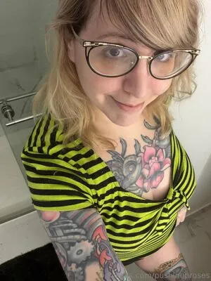 PushingUpRoses OnlyFans Leaked Free Thumbnail Picture - #wd1Zg6jBMv