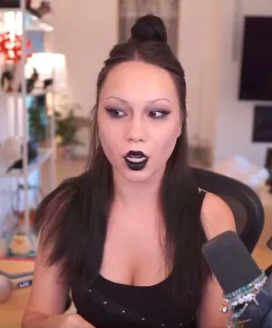 Quarterjade OnlyFans Leaked Free Thumbnail Picture - #x7ogl4Dh6O