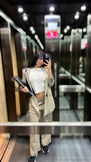 Queen Amy OnlyFans Leaked Free Thumbnail Picture - #MmG0eir4x1