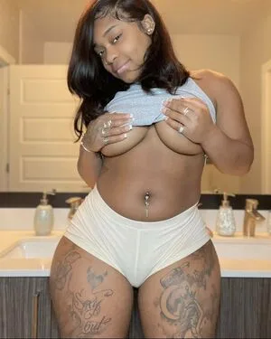 Queen Arri OnlyFans Leaked Free Thumbnail Picture - #5MSnhVZblj