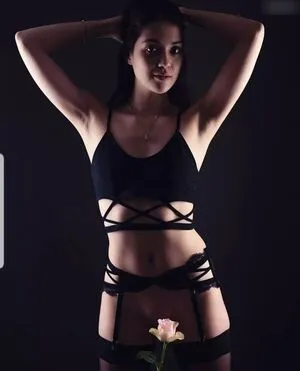 Queen Ling Ling OnlyFans Leaked Free Thumbnail Picture - #9DECeZJxDb