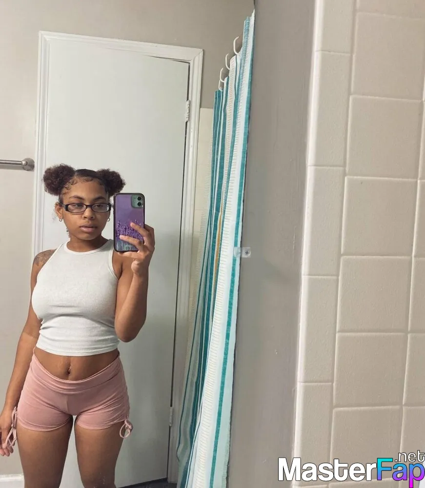 Queen.mya-Tinymya