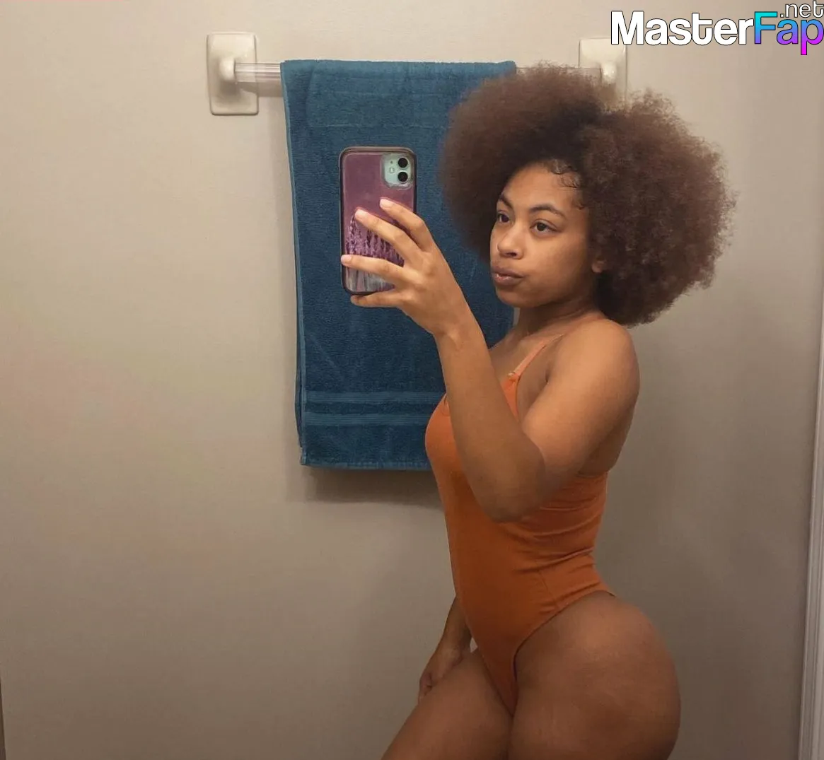 Queen.mya-Tinymya