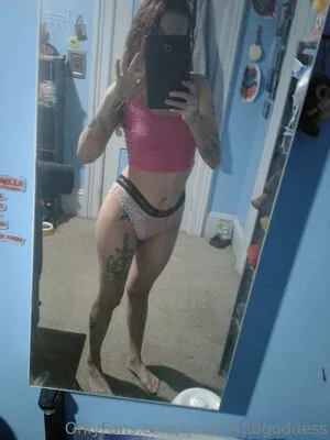 Queen420goddess OnlyFans Leaked Free Thumbnail Picture - #FuGmQ9iCam