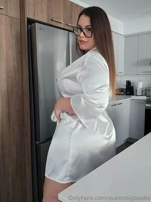 Queenbigboobs OnlyFans Leaked Free Thumbnail Picture - #mfuzLnarLR