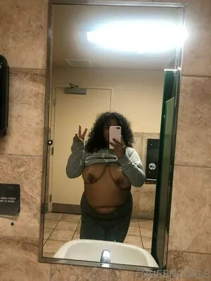 Queencurls OnlyFans Leaked Free Thumbnail Picture - #1VczKZybJA